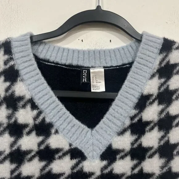 H&M Divided Fuzzy Houndstooth Sweater Vest Size Small Preppy Academia Size Small - Picture 3 of 4